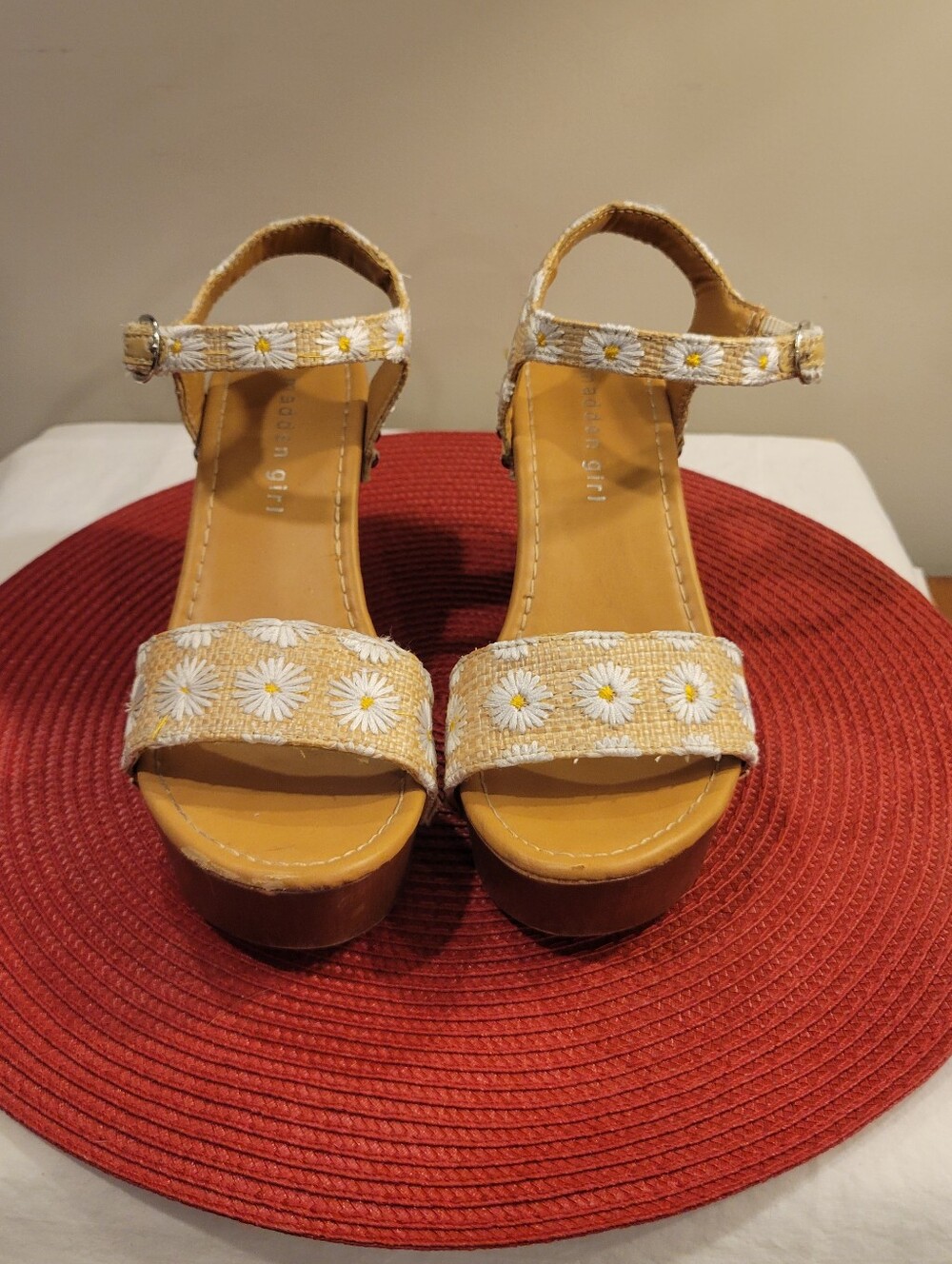 EUC~ MADDEN GIRL Floral Embroidered Platform Sandals - Picture 9 of 11